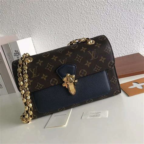 louis vuitton lv chain bag